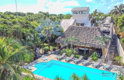 Akumal House | Classic Akumal villa located on Yal Ku Lagoon, pool, AC and more!