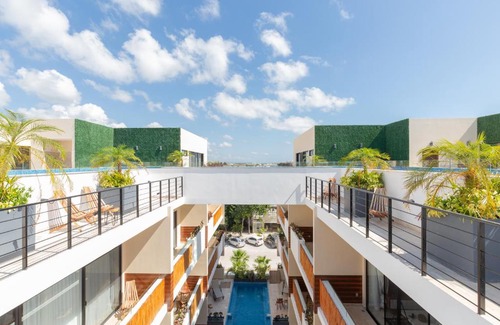 Zama Apartment | Comfy Room with Rooftop Pool, near Restaurants + Concierge