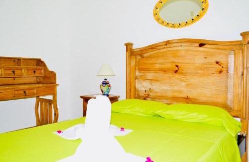 Playacar Bed & Breakfast | Deluxe Family Budget Balcony Room with Pool Playacar Ii
