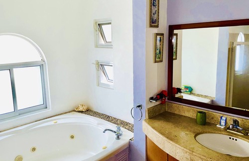 Playacar Bed & Breakfast | Deluxe Jacuzzi Balcony Room With Swimming Pool Air Conditioning and Parking