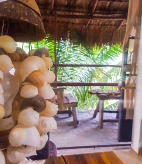 Mario Villanueva Madrid House | El árbol de la vida Hostel - Private Rooms Near Bacalar Lagoon