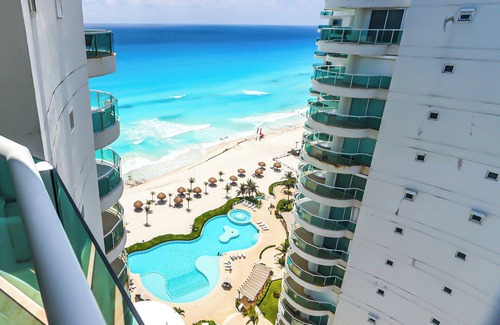 Zona Hotelera Condo | EXCLUSIVO AMPLIO CONDOMINIO FTE AL MAR DE CANCUN.RENTA POR NOCHE POR MES,ANUAL.