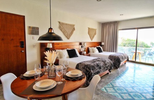 La Veleta Apartment | Family Suites - Rooftop Pool - BBQ Area
