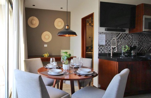 La Veleta Apartment | Family Suites - Rooftop Pool - BBQ Area