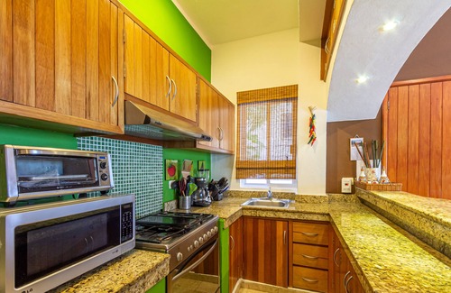 Downtown Condo | Few steps from the beach and one block from 5th Avenue