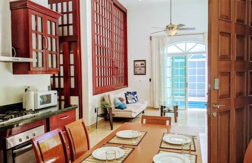 Centro Apartment | Finca Tropical: 18 bedroom house with pool, 1 minute from the beach
