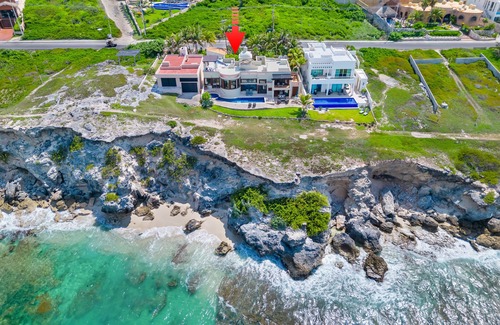 Isla Mujeres House | Four bedroom Caribbean oceanfront villa with stunning ocean views and two pools