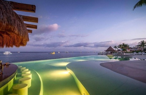 Cozumel House | Grand Park Cozumel Vibrant Studio with Pool