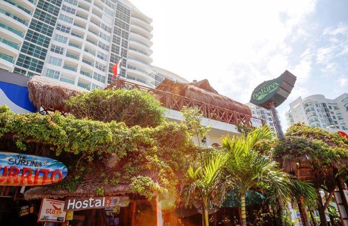 Punta Cancun Hostel | Hostel ∙ 8 guests