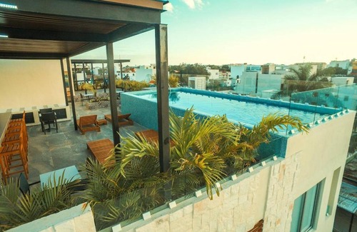 Tohoku Apartment | Joint 4BR Penthouse Rooftop pool Wifi/AC Sleep 14!