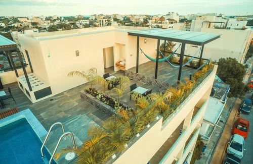 Tohoku Apartment | Joint 4BR Penthouse Rooftop pool Wifi/AC Sleep 14!