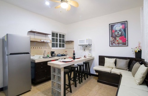 Downtown Apartment | Katrina Double Balcony Apartment 5th Avenue