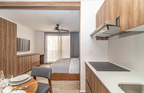 Zama Condo | King Studio w/Private Balcony + Rooftop Pool, Gym