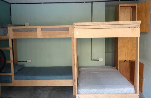Mario Villanueva Madrid Hostel | La Embajada