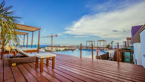 Downtown Apartment | Las Brisas 402 condo