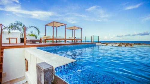 Downtown Apartment | Las Brisas 402 condo