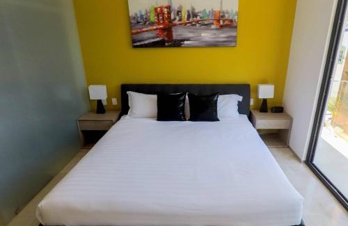 Gonzalo Guerrero Apartment | Lovely 1 Br apartment, 3 Blocks To Mamitas, Roof Pool Views, Bbq