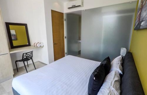 Gonzalo Guerrero Apartment | Lovely 1 Br apartment, 3 Blocks To Mamitas, Roof Pool Views, Bbq