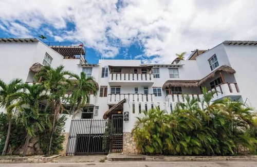 Gonzalo Guerrero Apartment | Lovely Oasis 2BR with 6 bed.