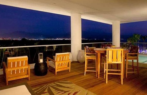 Villa Juarez Apartment | Luxurious Grand Luxxe Presidential 2BR Suite