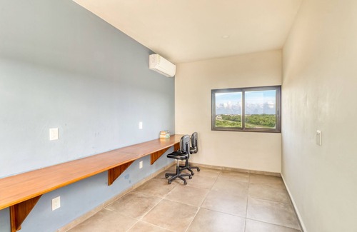 Centro Apartment | Luxury condo in a great location w/beautiful views, WiFi, AC, pool & gym
