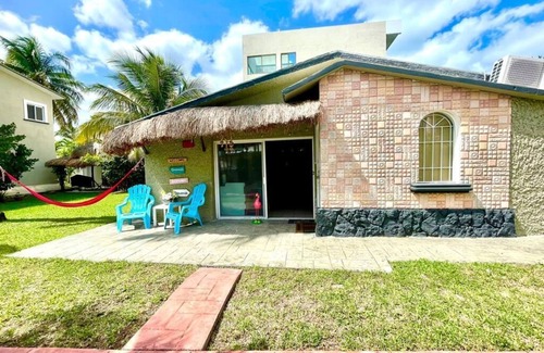 Zona Hotelera Villa | Mexican villa with lake view in Cancun- 5 min from the beach!