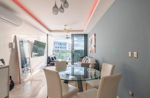 Zazil-ha Apartment | Modern & Private Apto. a few steps from the beach!