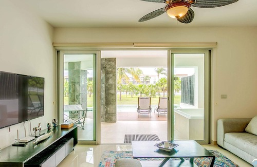 Puerto Juarez Condo | NEW! Private Pool, Spa Tub, Resort Pool, Food, Gym