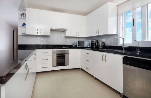 Zona Hotelera Norte House | Oceanfront Oasis at Peninsula Grand 13B