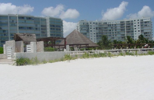 Puerto Juarez Condo | Oceanfront Condo Complex Overlooking Gardens & Ocean