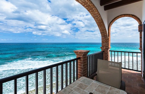 Centro - Supmza 001 Villa | Oceanside Villa "Juarez" with a/c pool in centro 5 min stroll to beach