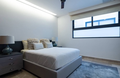 Gonzalo Guerrero Apartment | Oceanview Penthouse Cruz con Mar 502