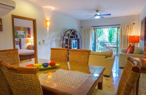 Playacar Apartment | Paseo del Sol Coral B 206 condo