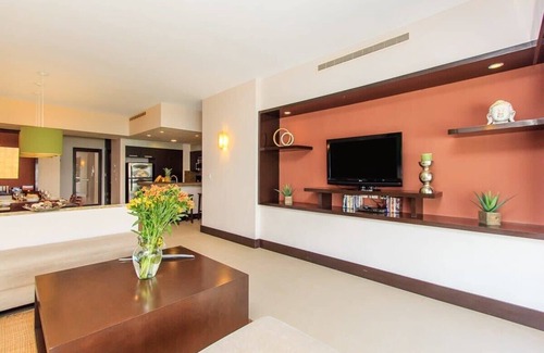 Downtown Condo | Penthouse, Private Pool, Steps to Beach, 5th Ave