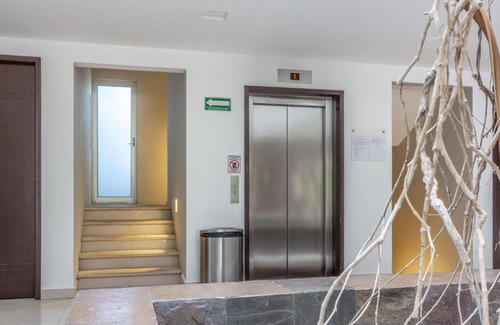 12th Street Apartment | Penthouse with private pool on 12 street