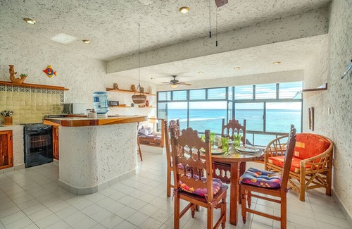 Akumal Condo | Perfect for a couple to enjoy the breathtaking views of the Caribbean!