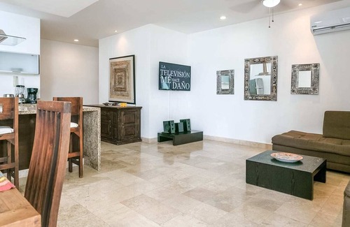Playacar Condo | Playacar condo in complex w/a gorgeous pool lounge