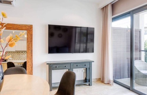 Gonzalo Guerrero Condo | Poolside Paradise Steps from Playa's 5th Ave