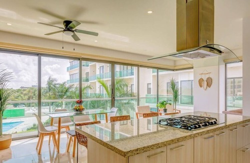 Ejidal Condo | Residential Stay, Pool, Gym, 7min from Beach!