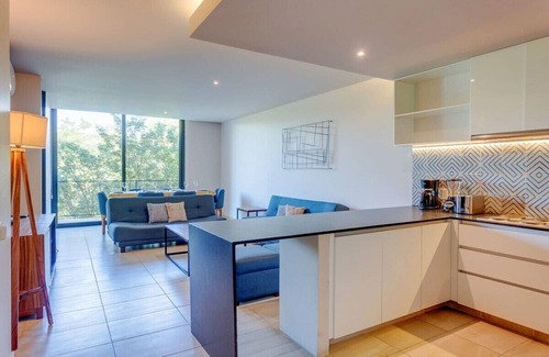 Ejidal Apartment | Rooftop Pool | Private Balcony | Gym | Fast WiFi