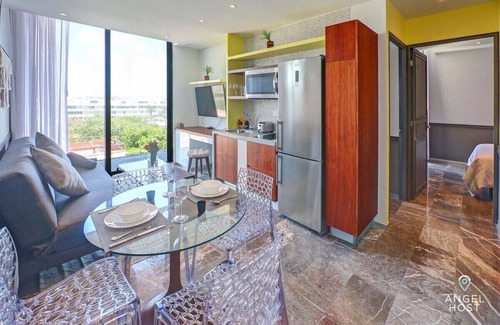 Downtown Condo | Rooftop Pools, Oceanview, Steps to 5th Ave & Beach