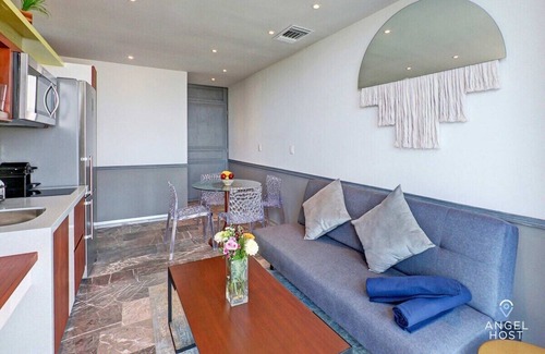 Downtown Condo | Rooftop Pools, Oceanview, Steps to 5th Ave & Beach