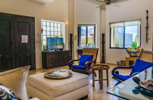 Downtown Apartment | Royal Palms 10 condo