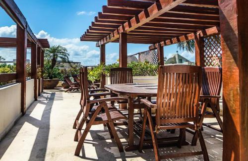 Downtown Apartment | Royal Palms 10 condo
