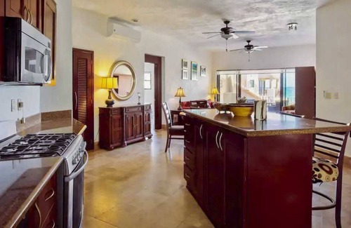 Centro Condo | Sale! Fab Penthouse w/Stunning Ocean Views + Beach Service | Steps to 5th Ave | Maid