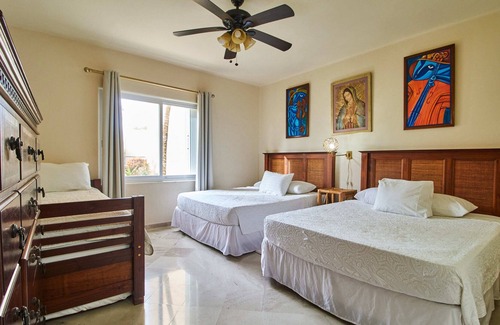 Puerto Aventuras Apartment | Serene & Beachfront Apartment | Shared Pool, Garden & Terrace | Fancy Amenities