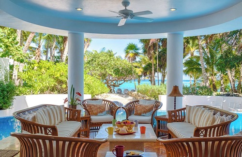 Akumal Villa | Sophisticated Spa Style Beachfront Villa with Heated Pool