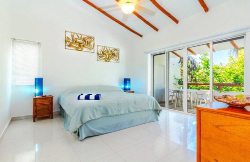 Playacar House | Spacious Villa with Beautiful Garden Sleeps 8!