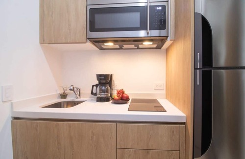 Downtown Apartment | Steps to 5th Ave | Oceanview Roof Pool