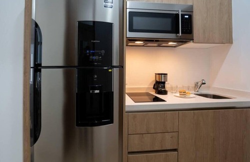 Downtown Apartment | Steps to 5th Ave | Oceanview Roof Pool
